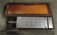 Sine plate No. T-546-3 with wood box. Measures