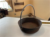 Antique cast iron stew pot 11”