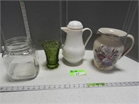 Insulated carafe, pitcher (handle has been repaire