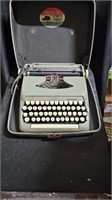 Vtg Smith Corona Typewriter in Case