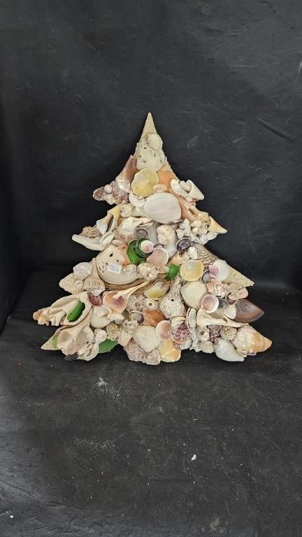 13" x 13" Shell Art Christmas Tree