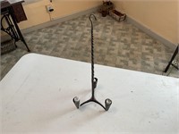 Hanging iron candle holder