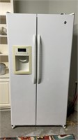 GE Side-by-Side Refrigerator Freezer, 25 cu. ft.