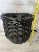 Woven trash bin/basket