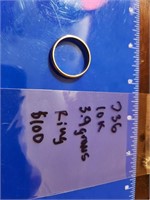 10K gold ring 3.9 grams