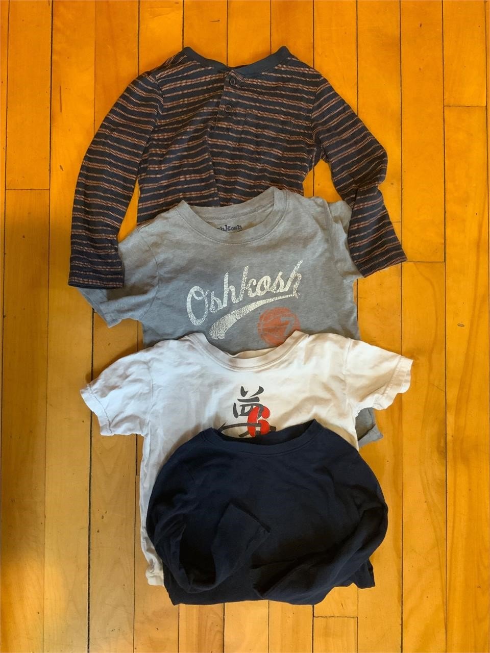 BOY'S T-SHIRT'S. OSHKOSH+. SIZE 4T