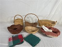 Six baskets and accessories