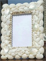 NEW * GORGEOUS White Cockle SHELL Picture Frame!