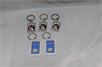LOT OF RACING KEYCHAINS 24 AND CHECKERED FLAG
