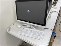 HP All-in-One Touchscreen Computer (powers on)