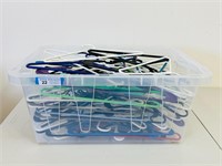 Tote w/75 Clothes Hangers