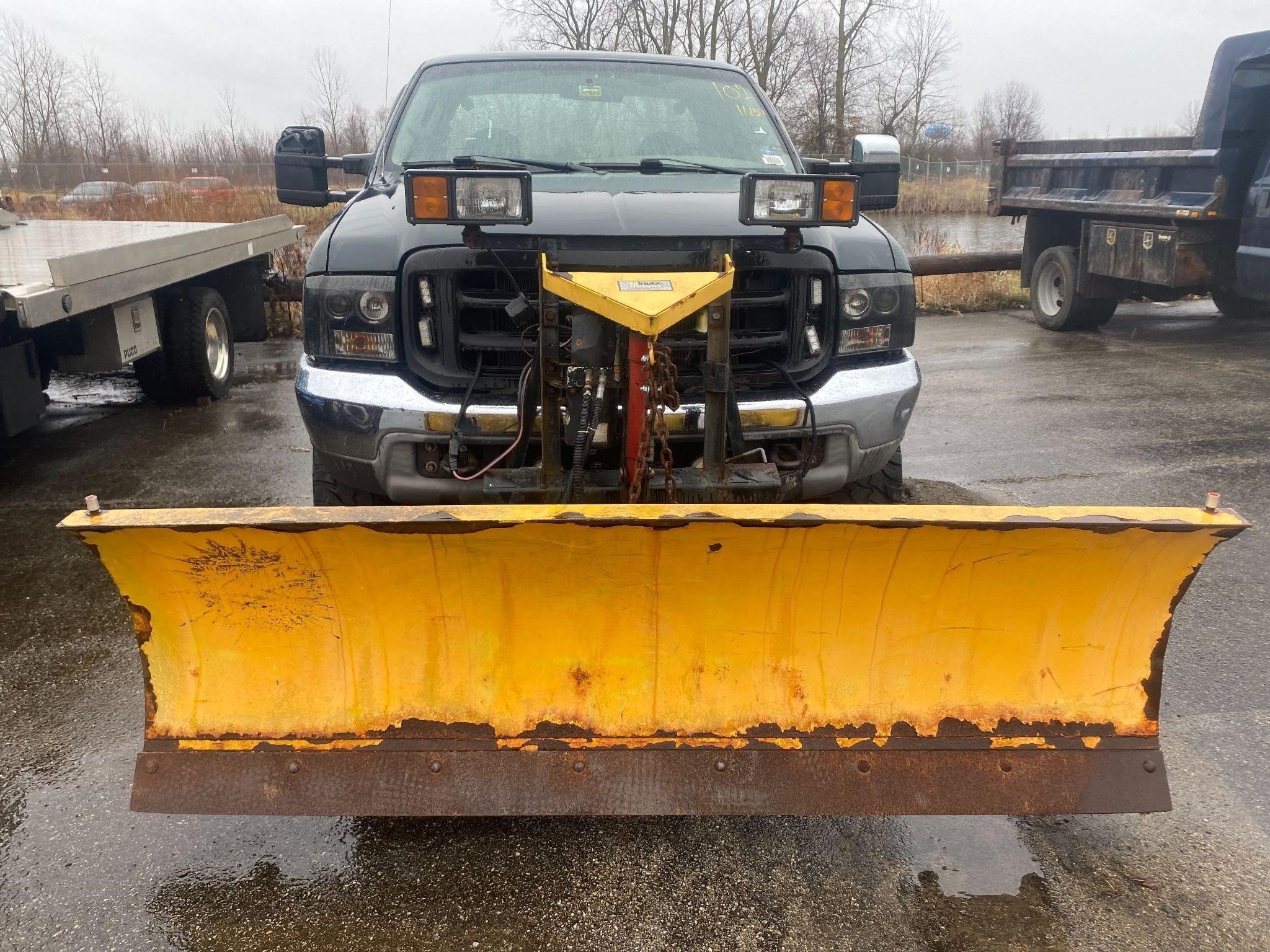 2004 Ford F350 4x4 with snow plow