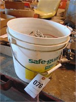 BUCKET OF SMALL CHAIN