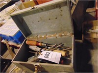 METAL TOOLBOX OF LOTS SCREWDRIVERS