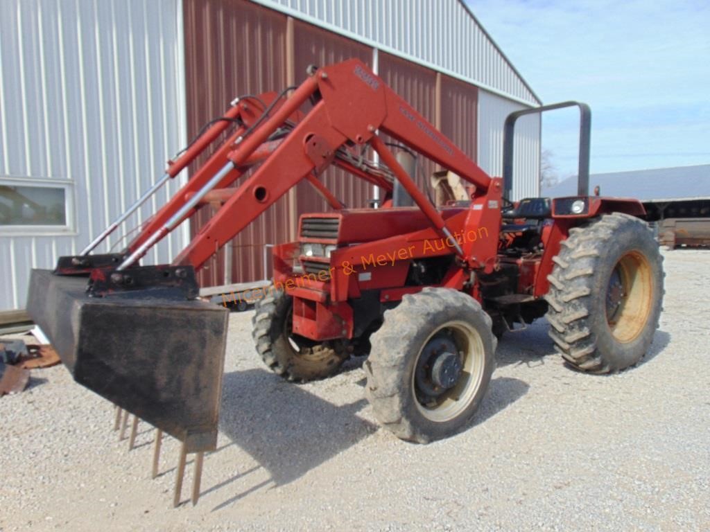 CASE IH 685 W/ 2255 CASE LOADER 3610 HOURS