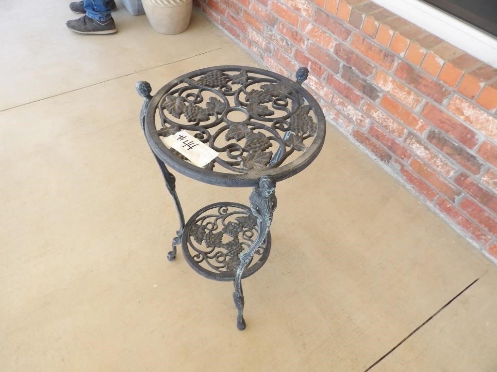 cast aluminum plant stand