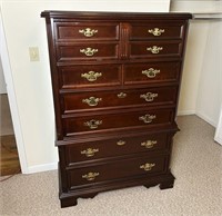 STUNNING CHEST OF DRAWERS