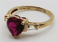 (SN) 1Okt Yellow Gold Ruby and White Topaz Ring