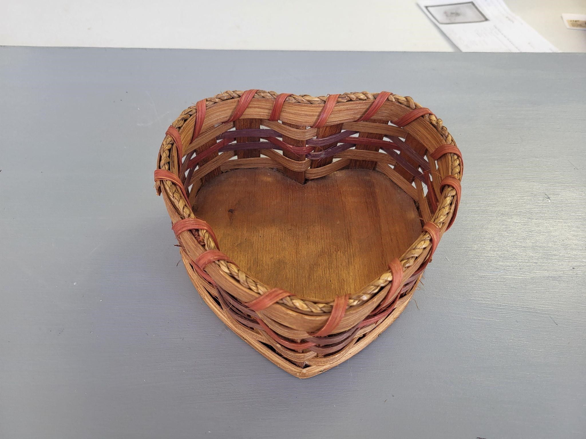 Amish Hand Woven Heart Shaped Basket Resale $60