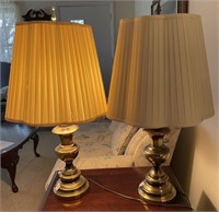 PAIR OF BRASS TABLE LAMPS W/SHADES