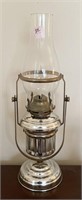 PIVOTING OIL LAMP W/CHIMNEY