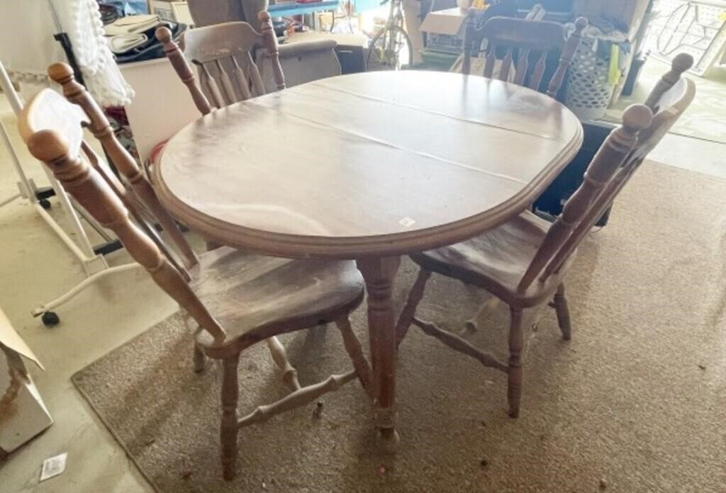 HARD ROCK MAPLE DINING TABLE W/4 CHAIRS