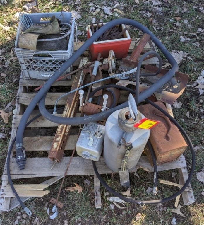 Sprayer Tank, Jack Stand, Straps, Dynamite Unit