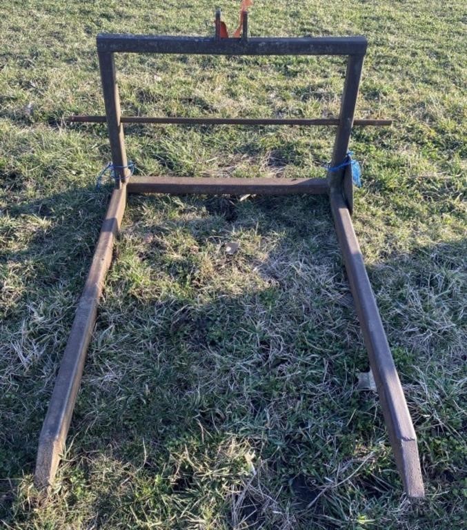 Heavy Duty Hale Bale Forks 
Measures 50x58x33in