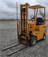 Clark Fork Lift (Propane Powered) (2500 LBS Max)