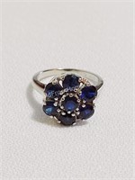 10KT WHITE GOLD LADIES RING WITH BLUE STONES