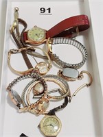 ASSORTMENT OF VINTAGE WATCHES