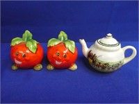 Miniature Teapot & Tomato Shakers