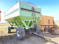 Parker 725 Gravity Wagon with tarp and lights.