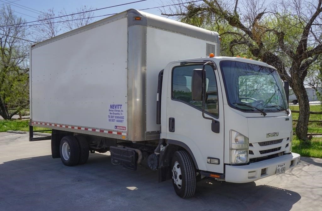 2018 Isuzu diesel box truck