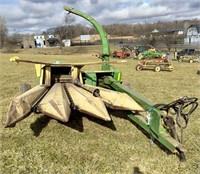 John Deere 3970 forage chopper with 3 row corn