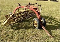 New Holland 258 hay rake with dolly wheels