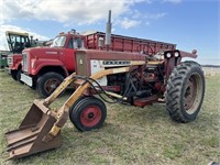 IH Farmall 504 NF Tractor w/ loader