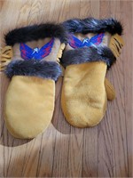 gauntlets indigenous mittens