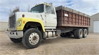 1971 Ford 9000 Truck w/ Hoist  *Late Entry *