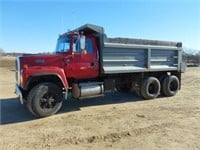 1994 Ford L8000 tandem dump truck, 282,290 miles