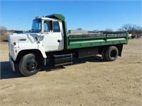 1994 Ford L7000, 132,499 miles showing, 16'