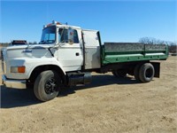 1996 Ford L8000, 159,912 miles showing, 16'