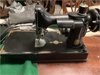 Singer featherweight sew machine