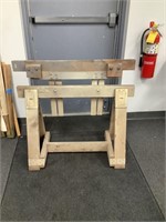 Adjustable Saw Horse   NOT SHIPPABLE