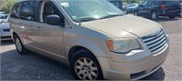 2009 Chrysler Town and Country LX RUNS/MOVES