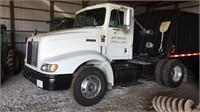 2000 International 9100 semi , 441,515 miles ,