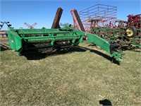 JD 820 Moco Hay Bine