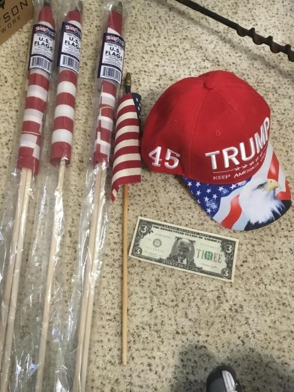 Flags, Trump hat