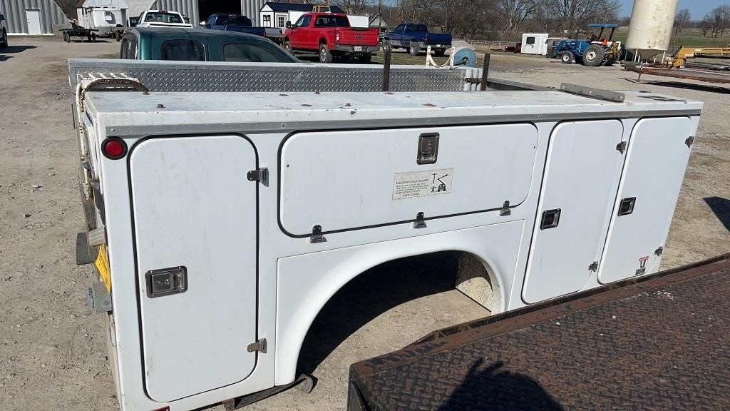 11’ utility truck bed