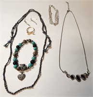 Q - MIXED LOT OF COSTUME JEWELRY (103)